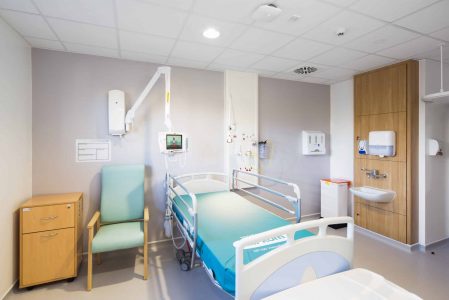 Rockfon MediCare Plus A-edge_UK_Leicester_Glenfield Hospital